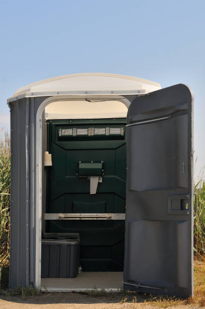 Best Porta potty delivery and setup  in Albion, NY